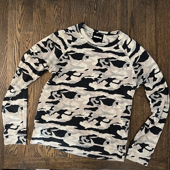 Monrow Camo Sweatshirt - Picture 1 of 3
